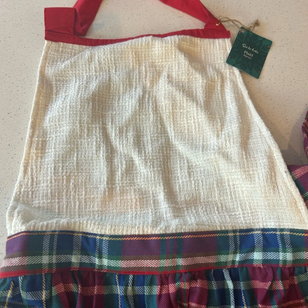 Sur La Table Plaid Apron Christmas Holiday NWT